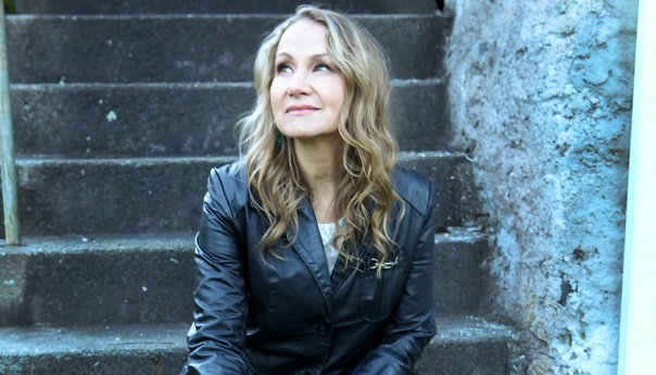 INTERVIEW: Joan Osborne comes full circle with album of Bob Dylan covers