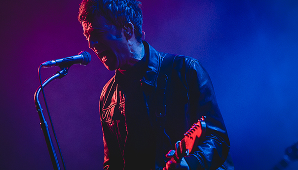 PHOTOS: Noel Gallagher flies high with his birds at the Fox