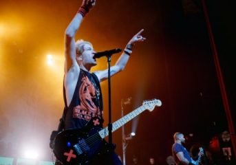 REVIEW: Revitalized Sum 41 kicks off 'Infected' anniversary tour at the Warfield