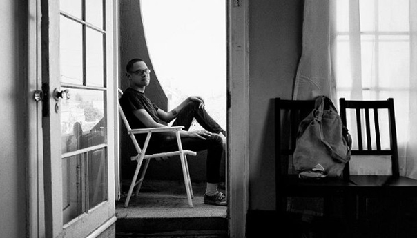 ALBUM REVIEW: Tony Molina stays short and sweet with <em>Kill The Lights</em>