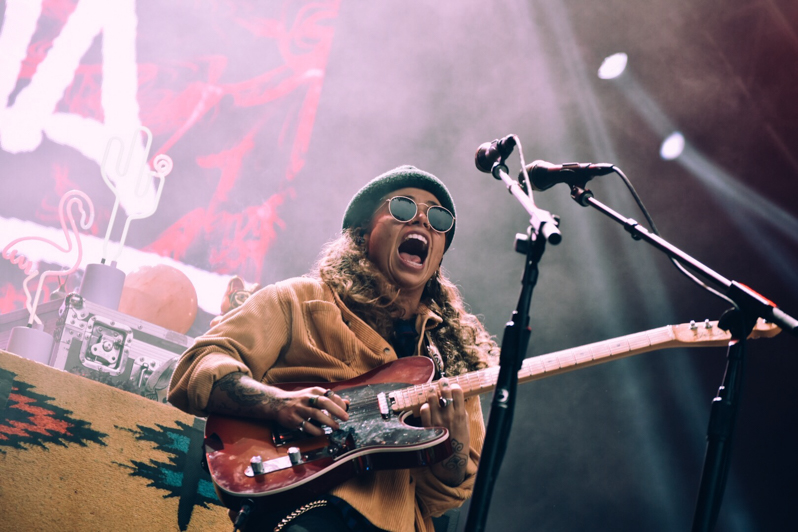 Tash Sultana - Jungle - Bedroom live 