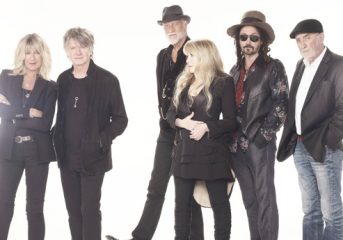 REVIEW: Fleetwood Mac get bluesy with new members in Oakland