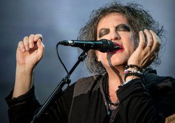 REVIEW: The Cure mixes old and new at Shoreline Amphitheatre