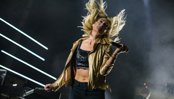 PHOTOS: Metric and Zoé lead lineup of contrasting indietronica at the Masonic