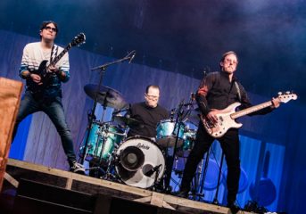 REVIEW: Weezer and the Pixies mix it up in Oakland