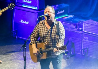 REVIEW: Pixies fire on all cylinders, dig deep into songbook at August Hall