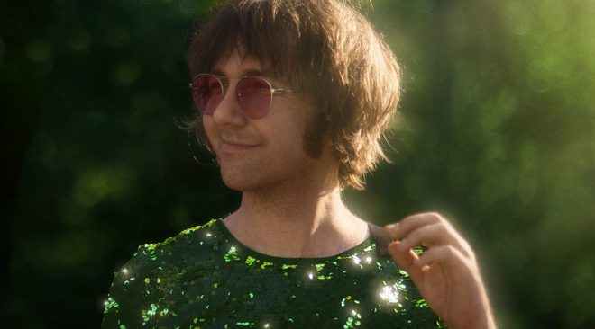 Interview: Aaron Lee Tasjan turns the mirror on himself on 4th solo LP