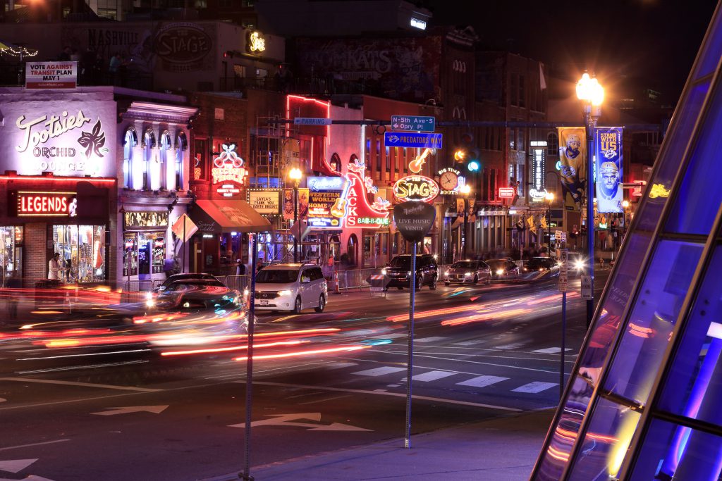 Nashville, Lower Broadway, honky-tonk