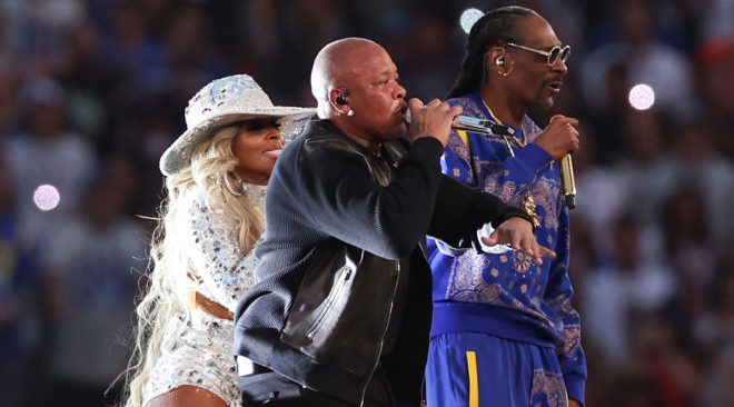 Safe Super Bowl halftime show still delivers with Eminem and Dr. Dre