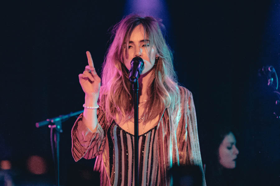 Suki Waterhouse shrouds Café du Nord in hazy nostalgia | PHOTOS