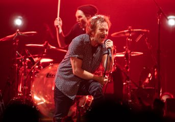 Pearl Jam overcomes drummer's absence, teases Bridge School revival in Oakland