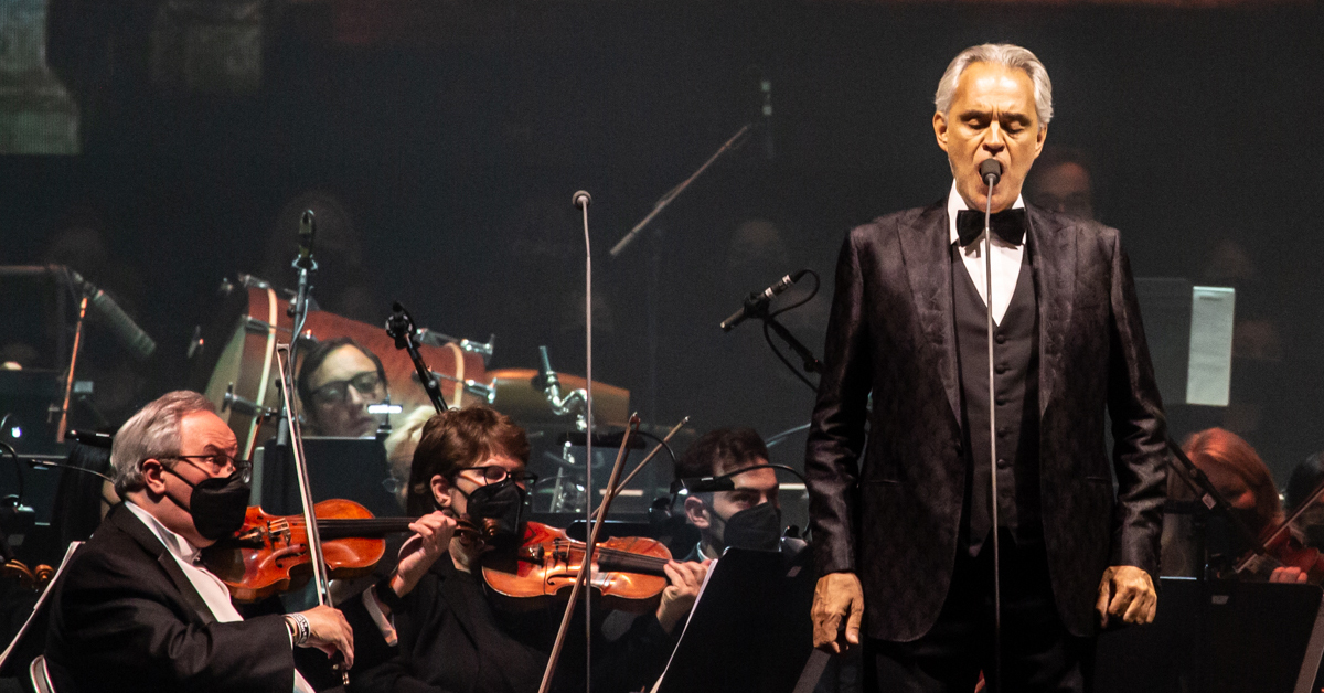 Review: Andrea Bocelli, From Cradle to Stage in 'The Music of Silence' -  The New York Times