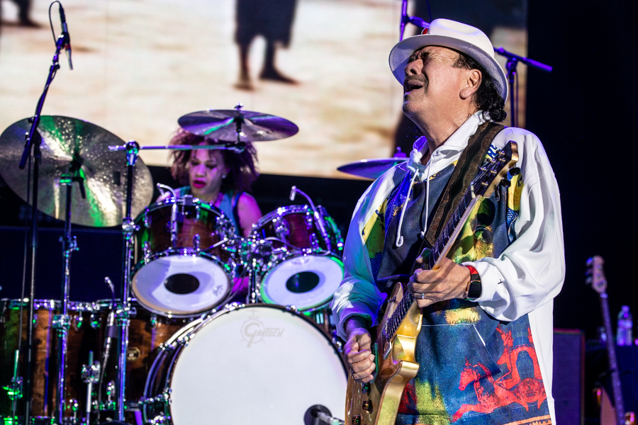 Carlos Santana Returning To Las Vegas In 2021; Tour With Earth, Wind & Fire  Planned For 2022 - Pollstar News