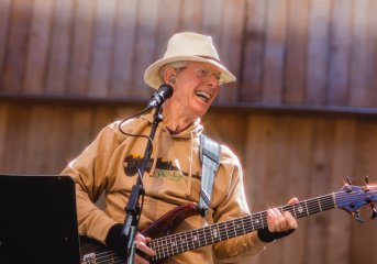 Obituary: Grateful Dead cofounder, bassist Phil Lesh dead at 84