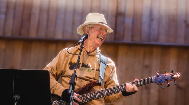 Obituary: Grateful Dead cofounder, bassist Phil Lesh dead at 84