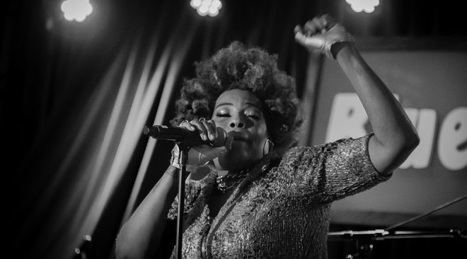 REVIEW: Macy Gray introduces Napa's Blue Note to her next album