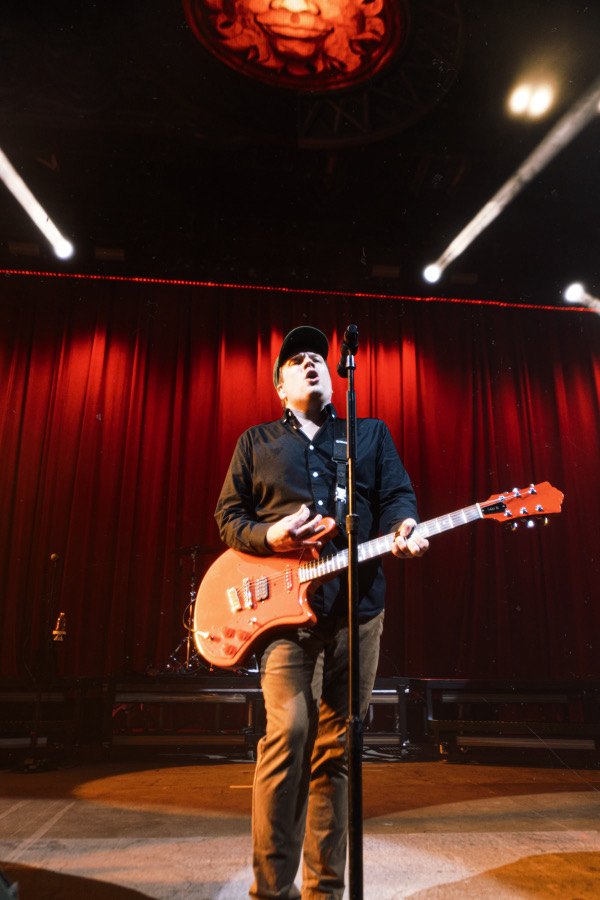 Review: Fall Out Boy thrills fans with small-venue S.F. show. – East Bay  Times