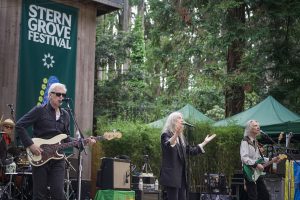 Patti Smith, Jay Dee Daugherty, Tony Shanahan, Lenny Kaye