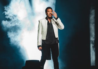 REVIEW: Lionel Richie and Earth, Wind & Fire pull an 'all-nighter' at Chase Center