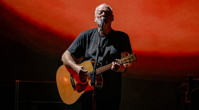 REVIEW: David Gilmour performs first U.S. show in 8 years at Intuit Dome in L.A.