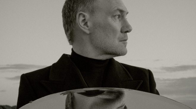 ALBUM REVIEW: David Gray goes on an 'artistic journey' with 'Dear Life'