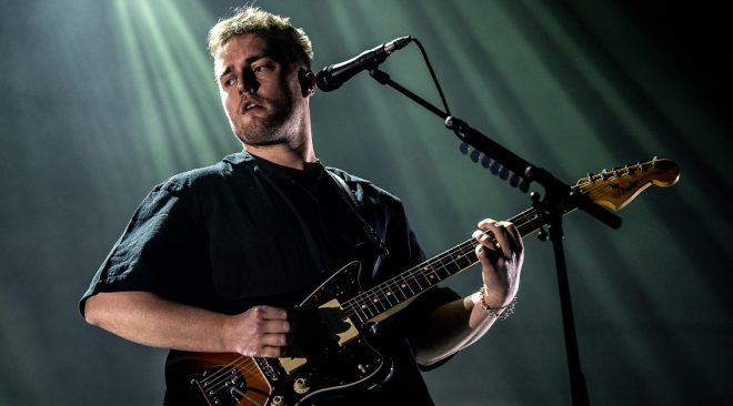 REVIEW: Sam Fender thrills Oakland crowd with swagger, banter and big riffs